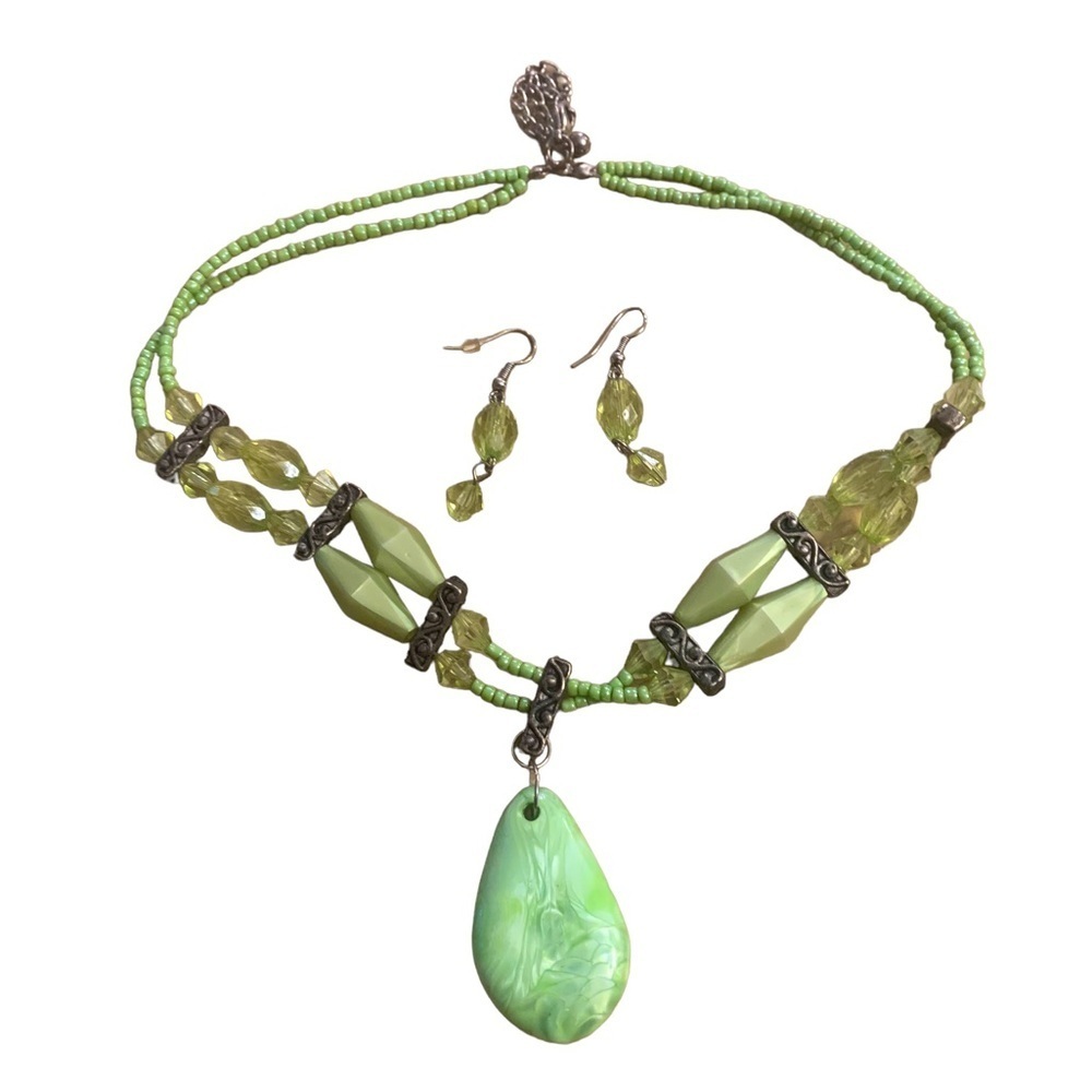 3-Piece Necklace & Earrings Set Lime Green Stone New With Tags NWT Jewelry
